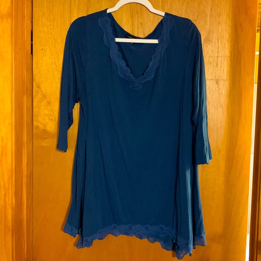 Weight loss sale. Lane Bryant 3/4 sleeve lace swing tee.  Blue. 18/20